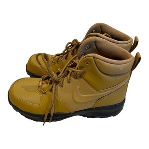 Nike Manoa Boots New Without Tags